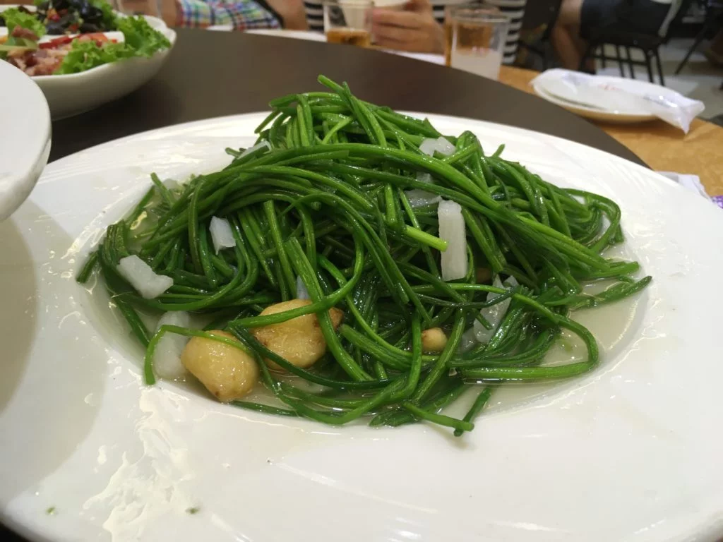 宜蘭最強烤雞！番割田甕缸雞，脆皮嫩肉淋上雞油超香一大桌台式美味才3000..-3